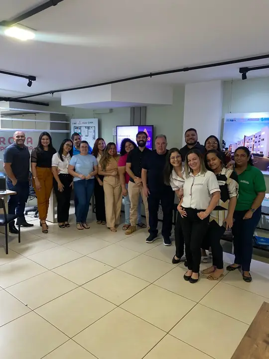 Grupo reunido após treinamento de IA